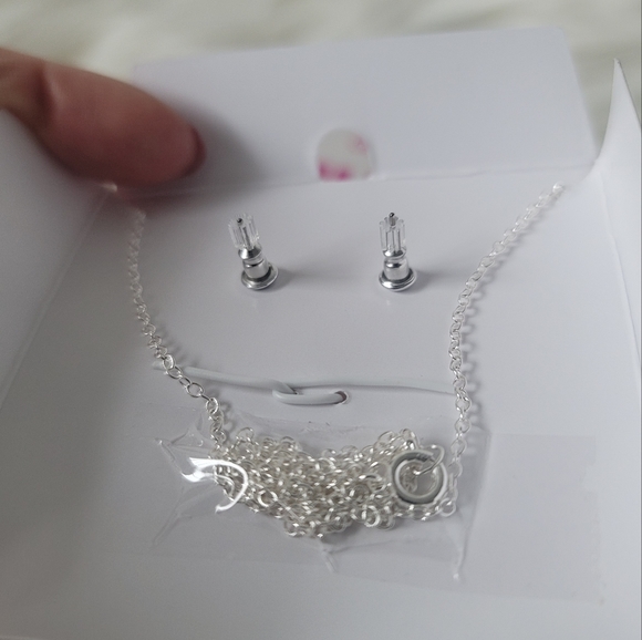 NEW Hello Kitty Crystal Necklace and Earrings Set - Picture 5 of 6